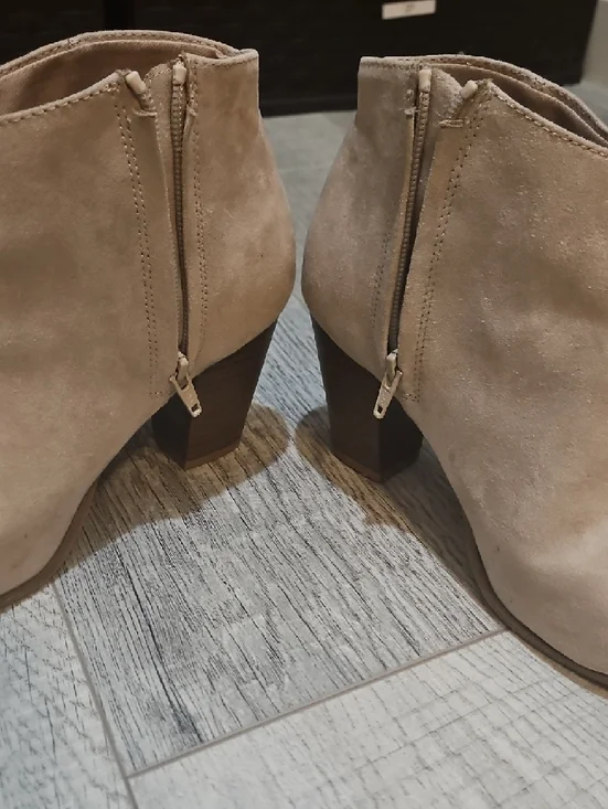 Old Navy Beige Suede Ankle Booties with Block Heel - Picture 3 of 4